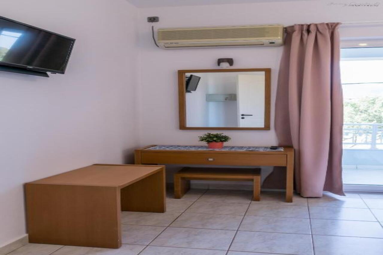 Sotirios Apartments Kárpathosz Kültér fotó