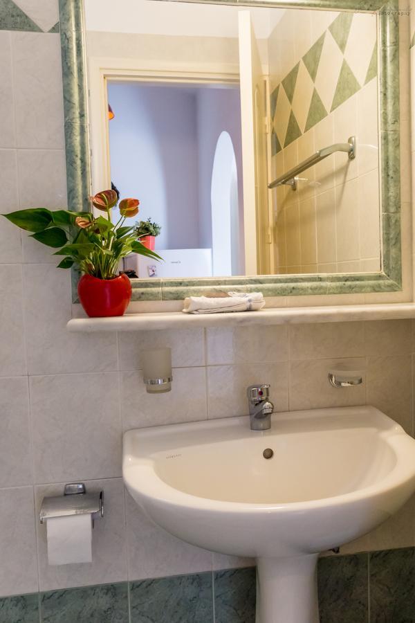 Sotirios Apartments Kárpathosz Kültér fotó